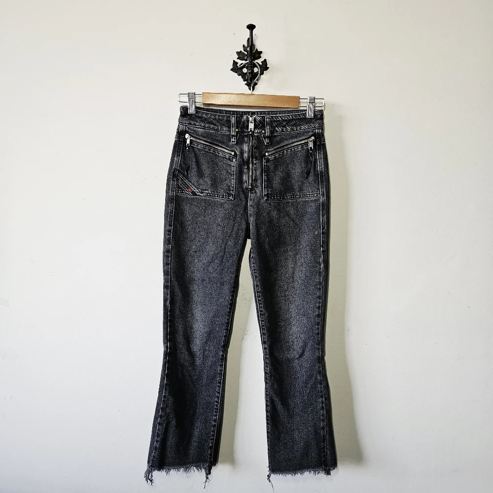 Diesel D-Earlie Flare Jeans Size 26 Zip Fly Dark Wash Raw Hem EUC - Picture 2 of 8